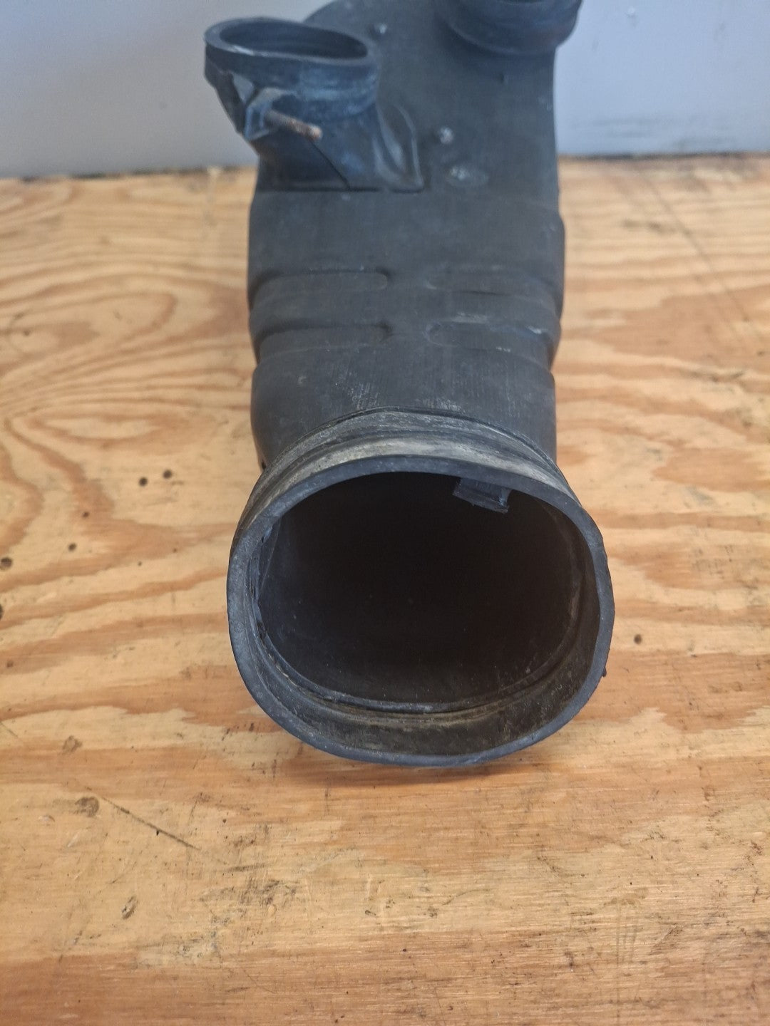 83-86 HONDA SHADOW VT500 AIR filter CLEANER Tube INTAKE CHAMBER SNORKEL OEM boot