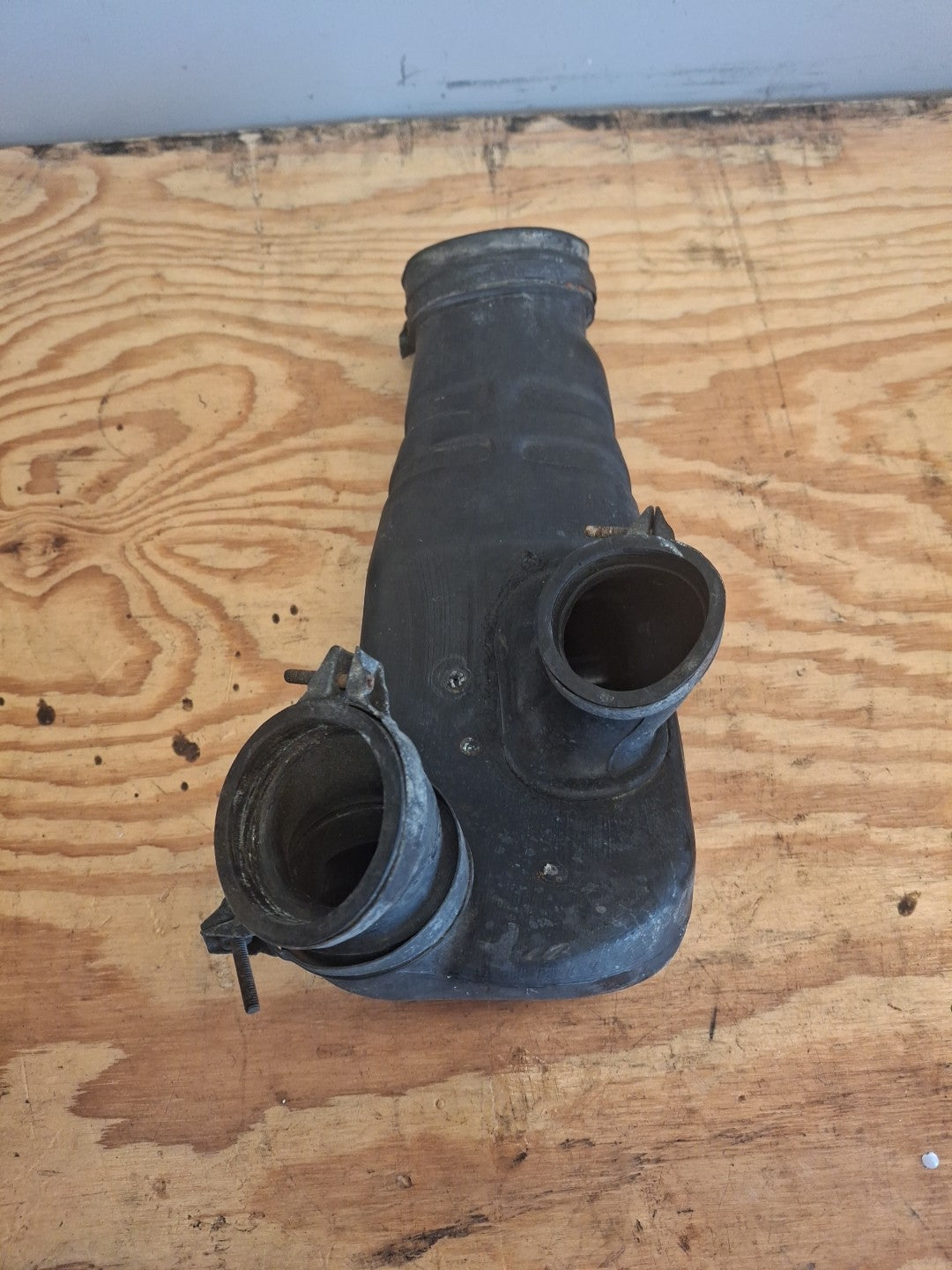 83-86 HONDA SHADOW VT500 AIR filter CLEANER Tube INTAKE CHAMBER SNORKEL OEM boot