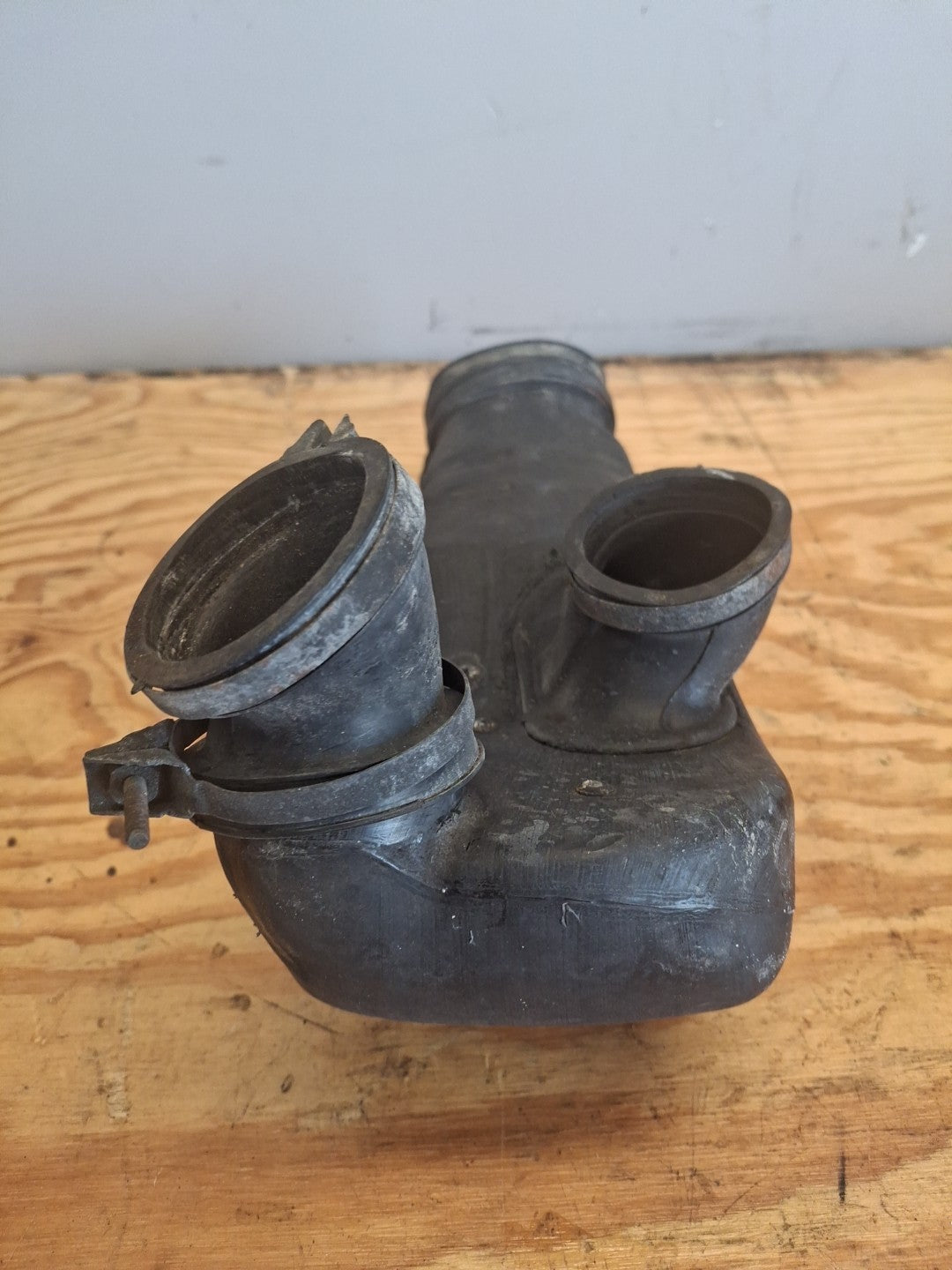 83-86 HONDA SHADOW VT500 AIR filter CLEANER Tube INTAKE CHAMBER SNORKEL OEM boot