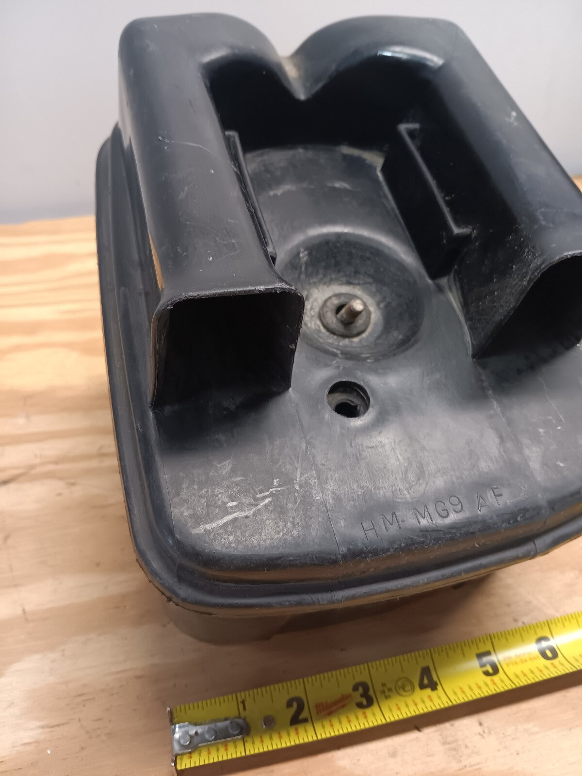 1984 HONDA GOLDWING GL1200 INTERSTATE (#434) AIRBOX AIR CLEANER COVER STAY