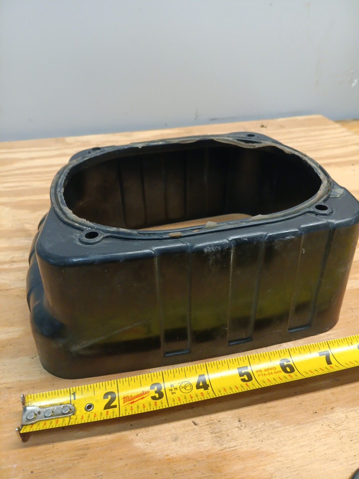 1984 HONDA GOLDWING GL1200 INTERSTATE (#434) AIRBOX AIR CLEANER COVER STAY