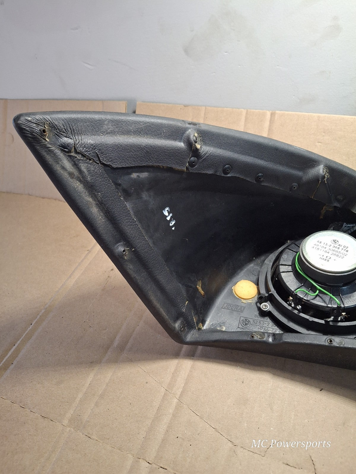 2002 BMW K 1200 LT K1200LT Speaker housing top case Right Side Assembly OEM