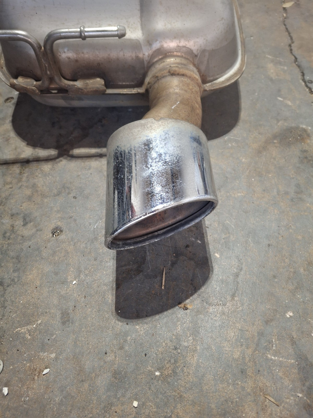 2006 BMW 650I OEM BASE COUPE REAR PASSENGER RIGHT SIDE EXHAUST MUFFLER WITH TIP