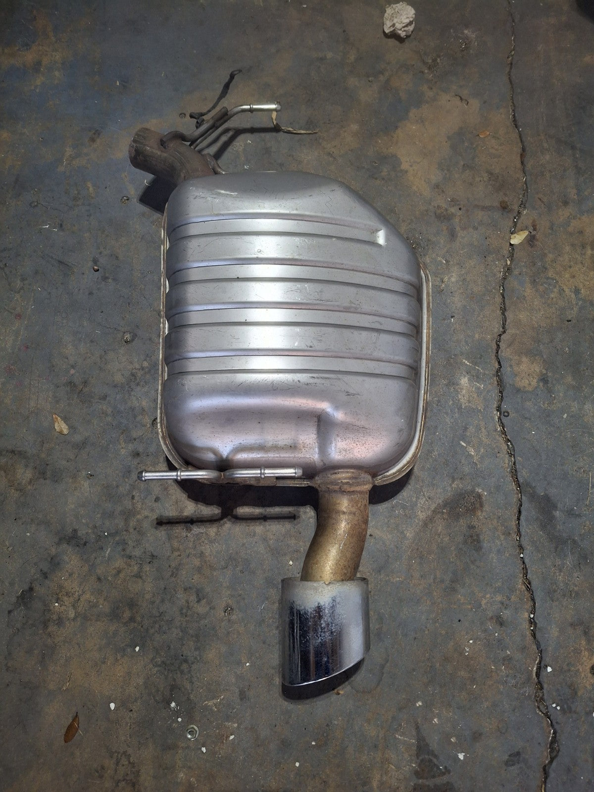 2006 BMW 650I OEM BASE COUPE REAR PASSENGER RIGHT SIDE EXHAUST MUFFLER WITH TIP