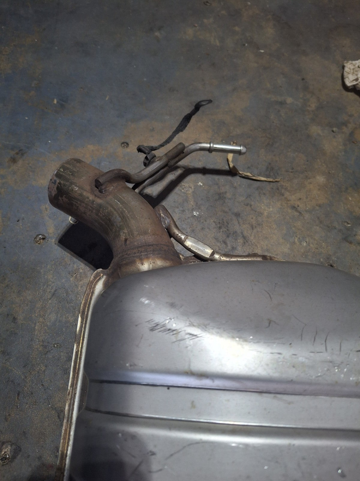 2006 BMW 650I OEM BASE COUPE REAR PASSENGER RIGHT SIDE EXHAUST MUFFLER WITH TIP