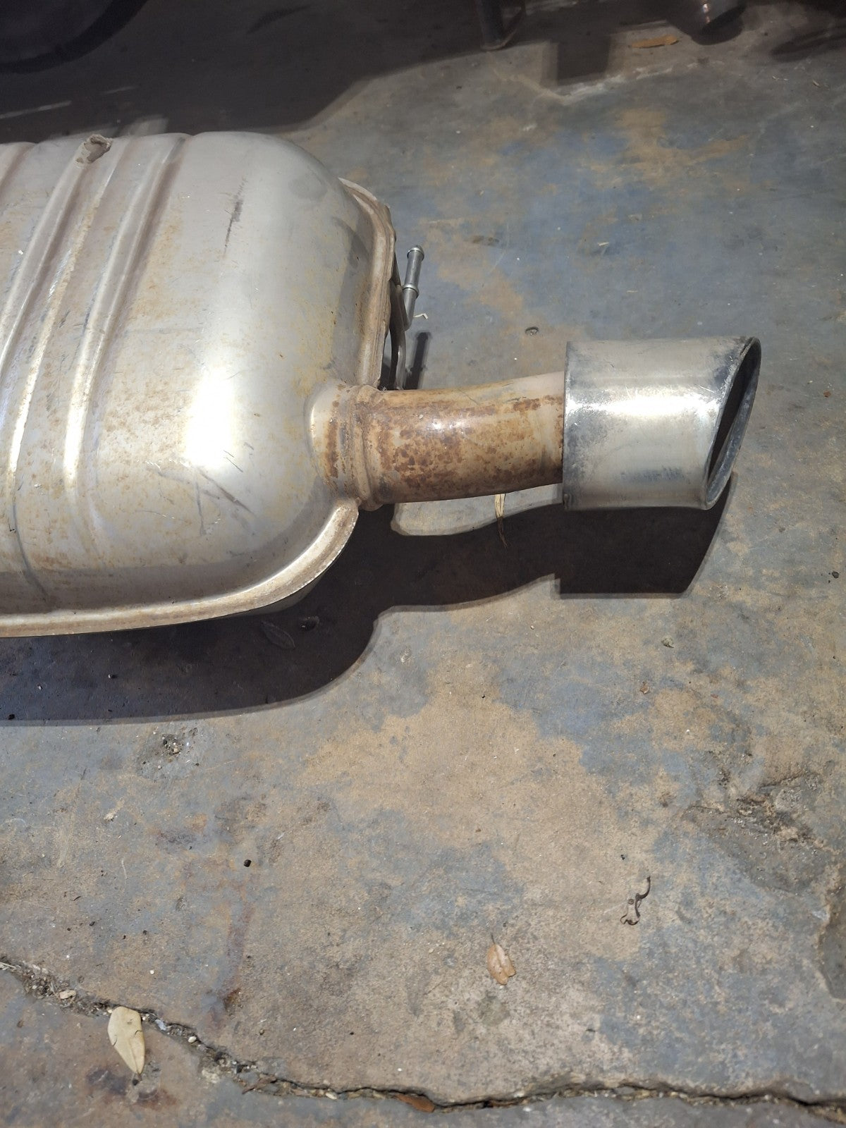 2006 BMW 650I OEM BASE COUPE REAR PASSENGER RIGHT SIDE EXHAUST MUFFLER WITH TIP